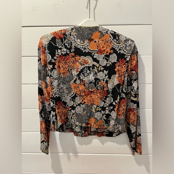 đź–¤ Vintage-style floral blouse in warm tones of burnt orange. Size S/M - Picture 9 of 9